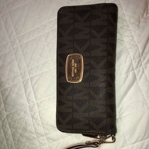 Michael Kors wristlet